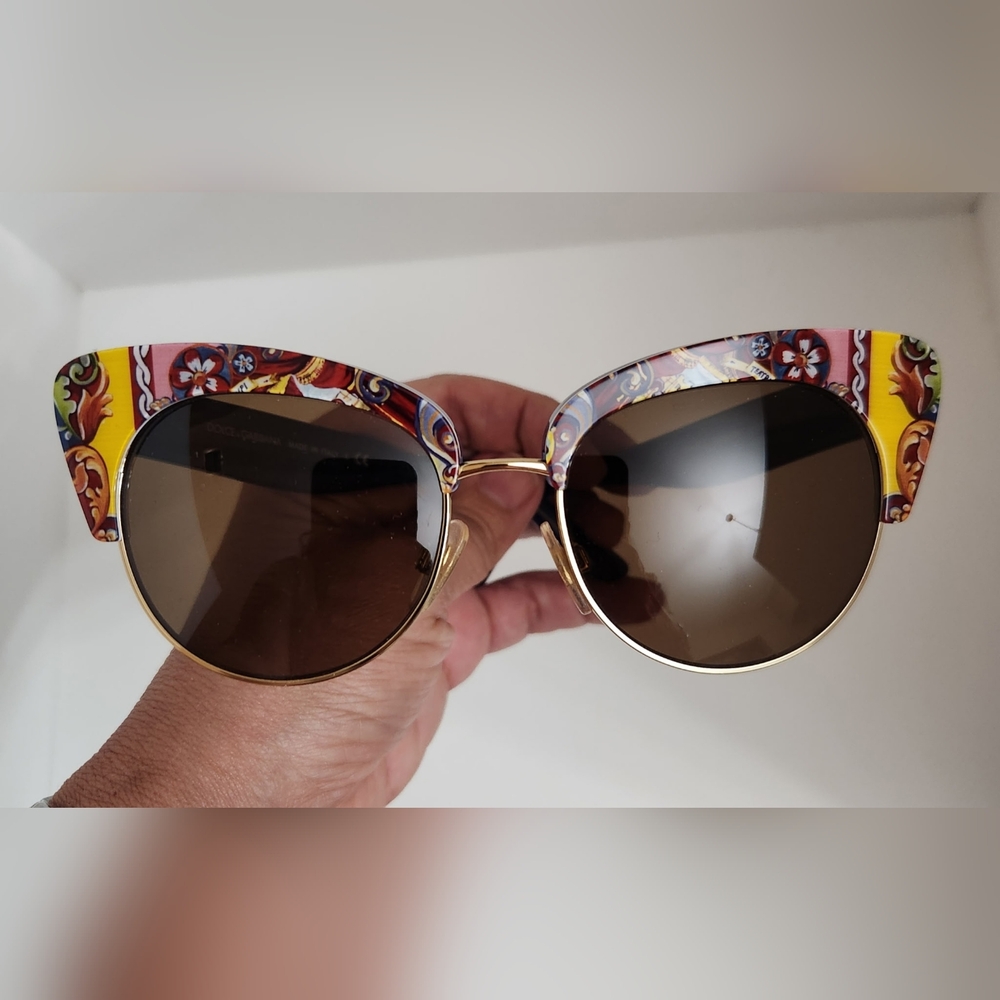 Beautiful Dolce & Gabbana Colorful Cat Eye Sunglasses with Case And Box